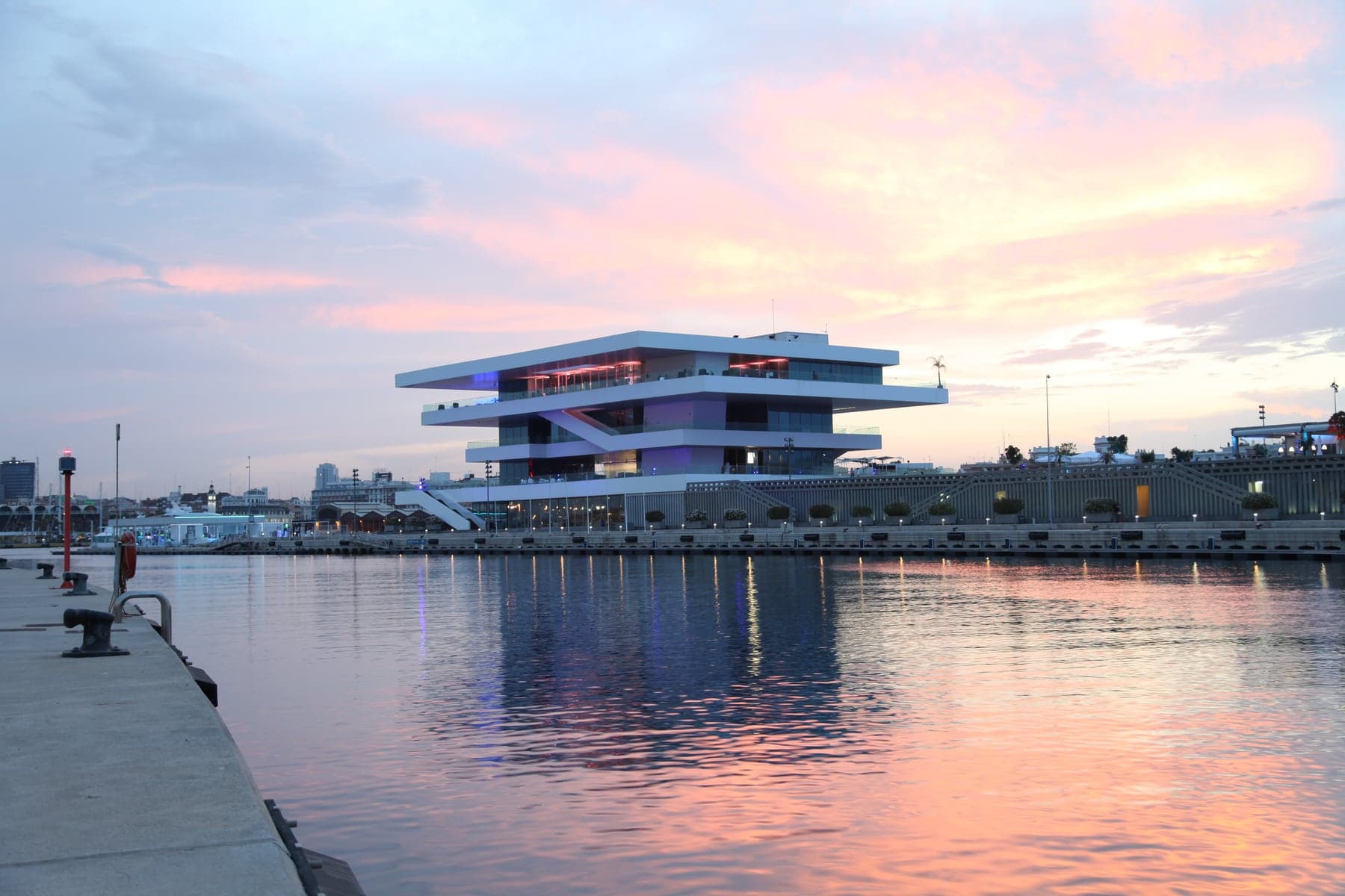 Veles e Vents building at sunset in La Marina de Valencia